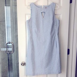 Ann Klein Shift Dress size 10, knee length, sleeveless